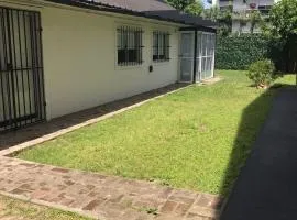 Casa Tipo Loft- Tigre Centro Con Jardin, Parrilla Y Pileta de Lona Grande 4 Personas