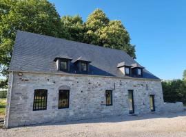 Petit gîte du Moulin de Bourges, hotel with parking in Momignies