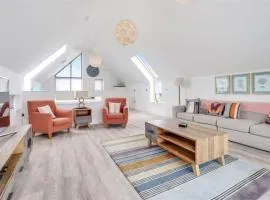 Attractive pet friendly beach house in Westward Ho