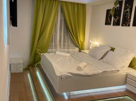 Relax House 2, hotel in Craiova