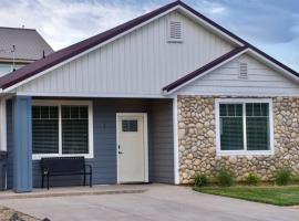 ZC1 Home Away From Home Near Zion, vila v destinaci La Verkin