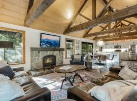 Timber Grove at Tahoe Park - Gorgeous 4BR Cabin - Tahoe Park HOA, Pets OK, Near Skiing
