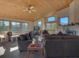 Stockholm - Beautiful Views in Tahoe Donner - Private Hot Tub - Pet Friendly