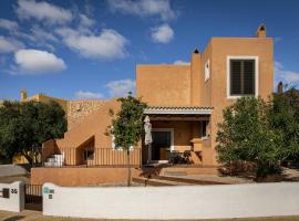 CAN NOVES - Villa de 4 suites 35 y 52, hotel in Sant Francesc Xavier