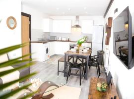 Manchester Apartments by BEVOLVE - Free Parking, cottage ở Manchester