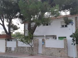 Casa Pinares, pensionat i Móstoles