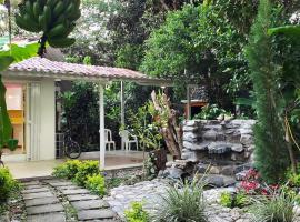 Casa vacacional ideal para familias / Los Reyes, hotel in Loja