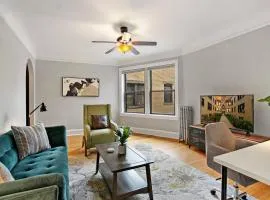 Vibrant and Inviting 1BR Gem in Chicago - Montrose 2E