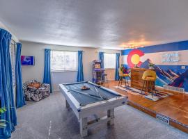 Ski Resorts Nearby: Mini Golf + BBQ + Games, hotel in Westminster