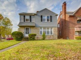 University Heights Home Near Downtown Cleveland!，University Heights的Villa