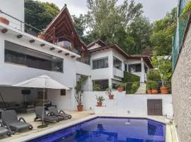 Top location with private pool