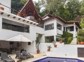 Top location with private pool