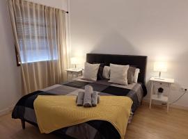 habitacion con ba&ntilde;o privado en un piso con familia, alojamiento en Santa Cruz de la Palma