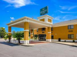 Quality Inn Saraland, hótel í Saraland