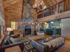 Hooga House on the West Shore - Stunning Log Cabin w Private Hot Tub - Pet Friendly!