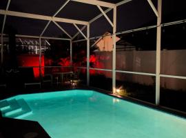 Renovated Entire House Heated Pool Close 2 Disney, hôtel à Kissimmee près de : Kissimmee Sports Arena & Rodeo