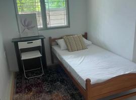 Homestay Merbau Changloon, villa in Changlun