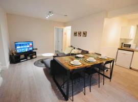 Remarkable 3-Bed Ground Floor Apartment - Coventry, apartment in Coventry