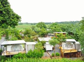 Heaven Hill Camping, hotel con hidromasaje en Ban Thung Na