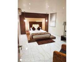 Hotel The Royal, Sehore، فندق في Sehore