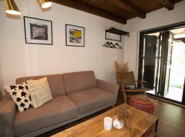 Fisherman's house La Pineta, khách sạn ở Murter