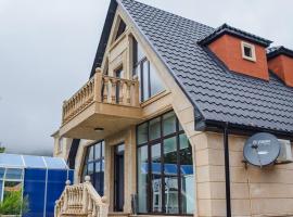 가발라에 위치한 호텔 Viva Hotel Gabala with Sauna, Pool, Waterfall and Fireplace