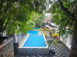 Athirapally Green Trees, hotel spa en Athirappilly