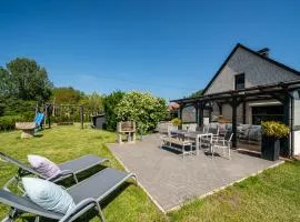 Ferienhaus Landlust - Erholung mit Fasssauna und Whirlpool nahe Binz!