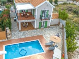 "Villa ANDREAS", hotel with parking in Ayia Evfimia