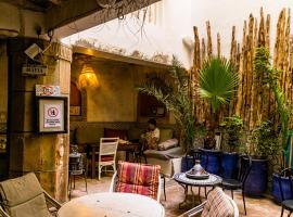 Essaouira Youth Hostel & Social Travel، بيت شباب في الصويرة