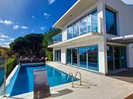 Villa Madeira by LovelyStay, viešbutis Kanise