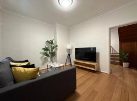 2 Bedroom Darling Harbour - Pyrmont 2 E-Bikes Included, hotel in Sydney