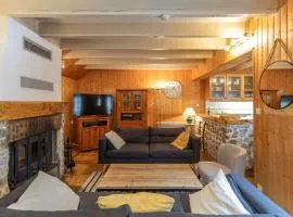 Maison au centre du village, cour privative, au calme, Wi-Fi, cheminée, idéale pour familles. - FR-1-401-234