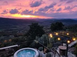 Amazing STUDIO CASA FERMEGLIA with private jacuzzie and perfect panoramic view