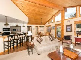 Victory Place at Palisades - Stunning 5 BR with Private Hot Tub and Pool Table