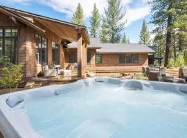 First Light Farmhouse- Hot Tub- Gourmet Kitchen- Premier Neighborhood