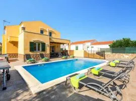 Villa Urano by Villa Plus