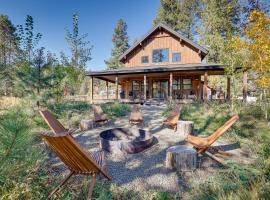 캐스케이드에 위치한 홀리데이 홈 Cozy Cabin Nestled at the Base of Tamarack Resort!