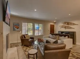 Antler House- Quiet, Charming Cabin w Cozy Fireplace, Close to Skiing