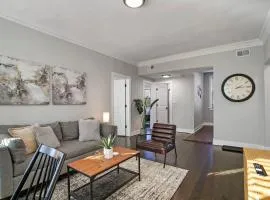 Comfortable 2BR Chicago Apt - Sunnyside 2F