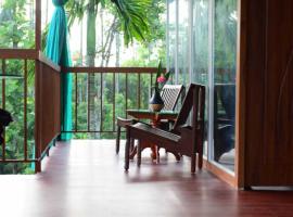 Greens Vista Wayanad - Premium Homestay Near Natural Stream, hotel with parking in Panamaram