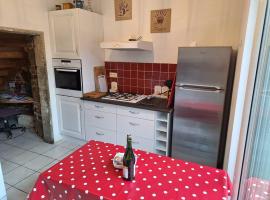 Maison en pierre proche mer, commerces et bus, hôtel à Pordic