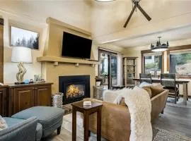 1331 Zurich Lane - Modern Mountain Chalet