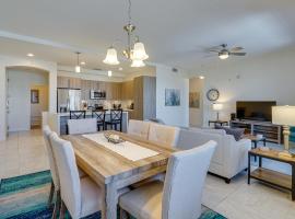 Modern Fort Myers Condo Rental about 5 Mi to Beach!, hotel in Fort Myers