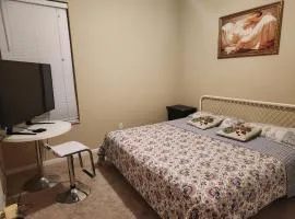 Quiet Private Bedroom1032with bathroom Close to Disney10mins