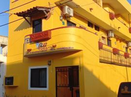 Hotel Joya Del Mar, hotel poblíž Mezinárodní letiště Playa de Oro - ZLO, Barra de Navidad