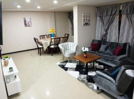 Departamento Grande con Jacuzzi อพาร์ตเมนต์ในกูเอ็งกา