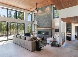 Elegance at Schaffer's Mill - Luxury 4 BR, Private Hot Tub, Pet Friendly!