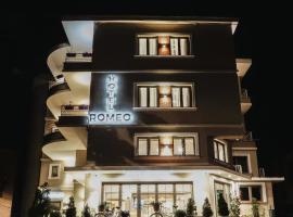 Hotel Romeo, hotel with hot tubs in Korçë