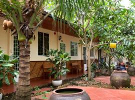 ISLAND HOMESTAY TIỀN GIANG, family hotel in Ấp Tân An Thi